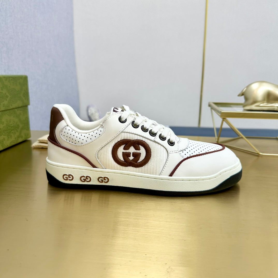 G Man and woman Low Top Sneakers