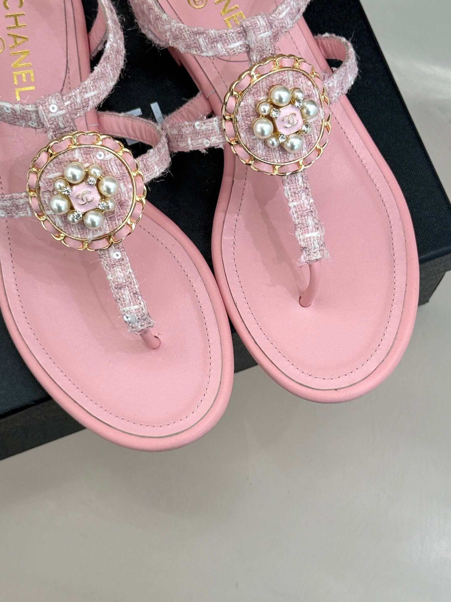 C 25  Pearl clip-on Pink, Brown, Black sandals