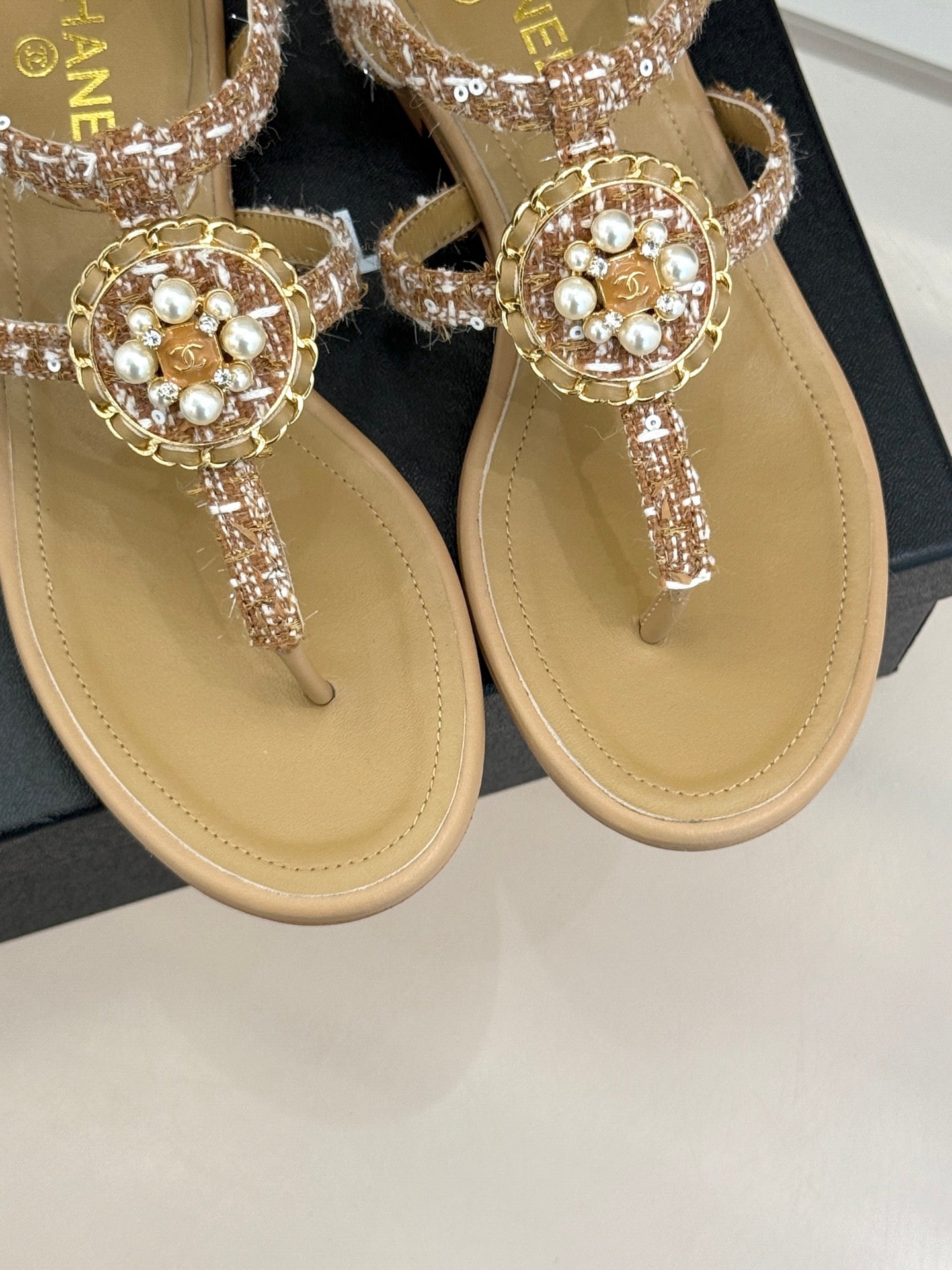 C 25  Pearl clip-on Pink, Brown, Black sandals