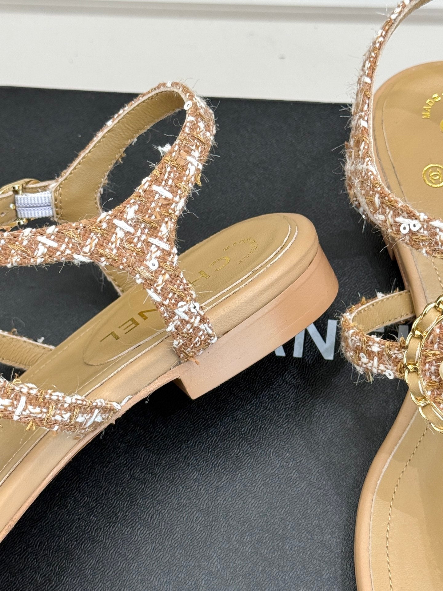 C 25  Pearl clip-on Pink, Brown, Black sandals