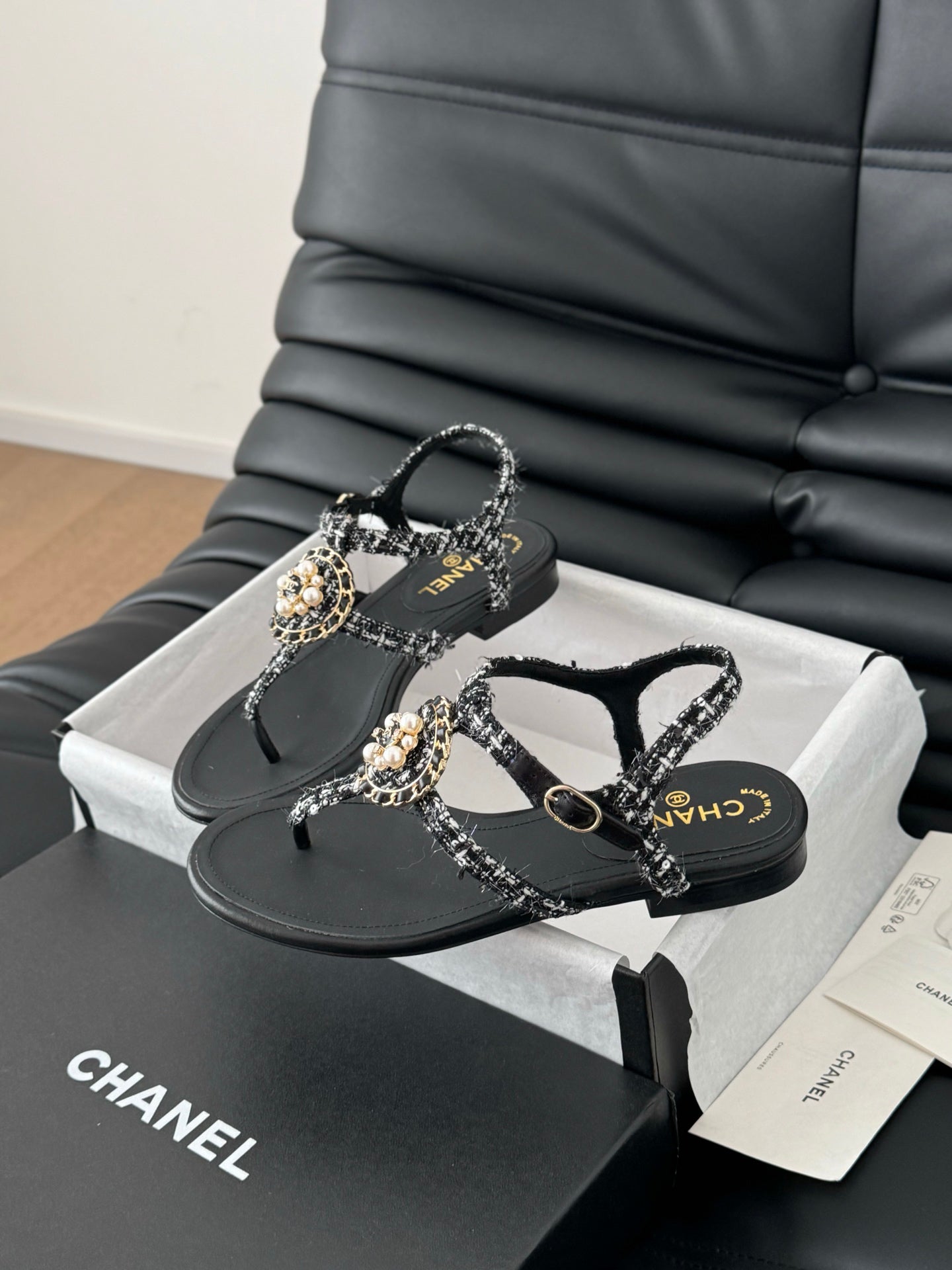 C 25  Pearl clip-on Pink, Brown, Black sandals