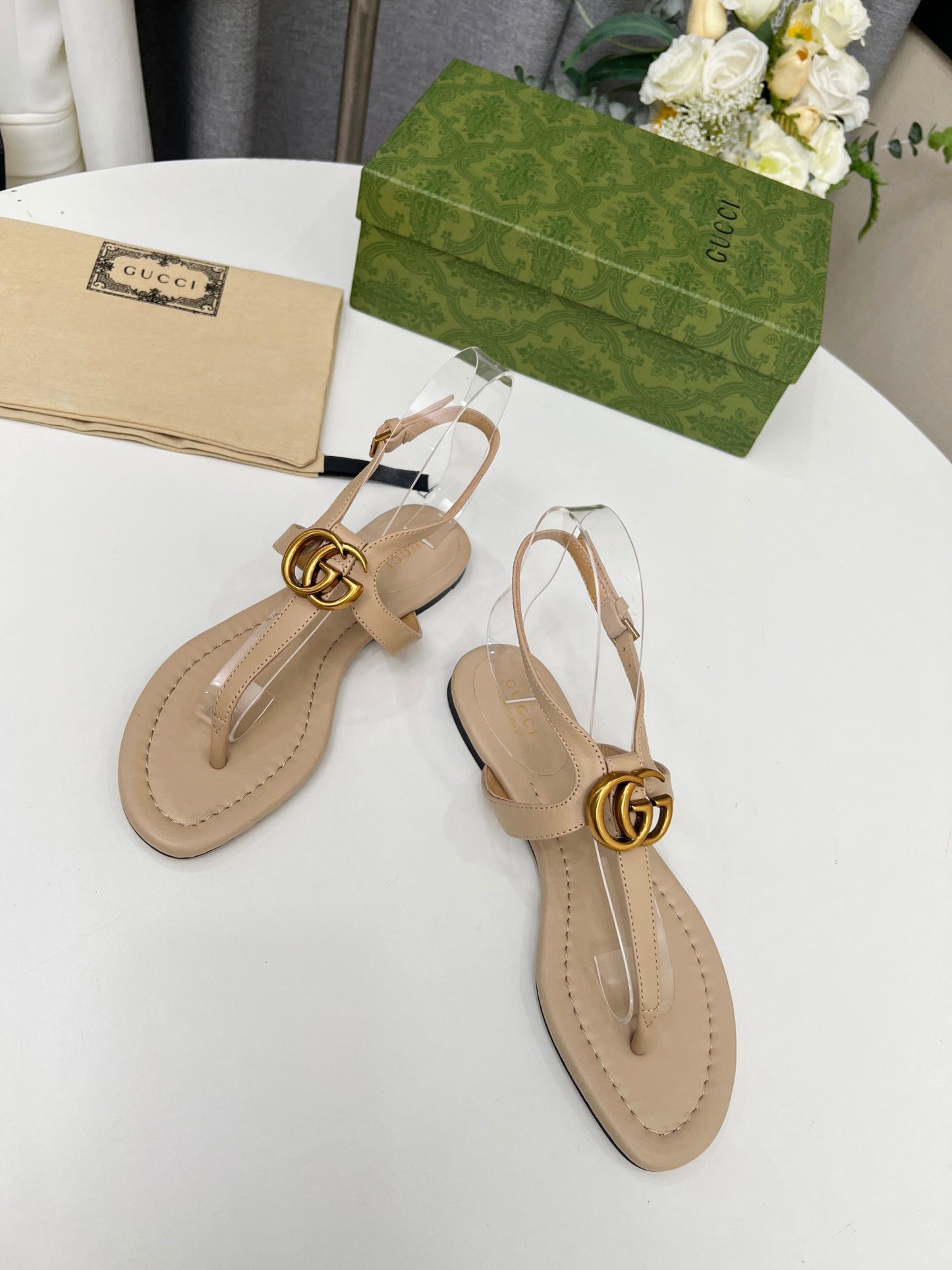 G 25 flip-flop sandals