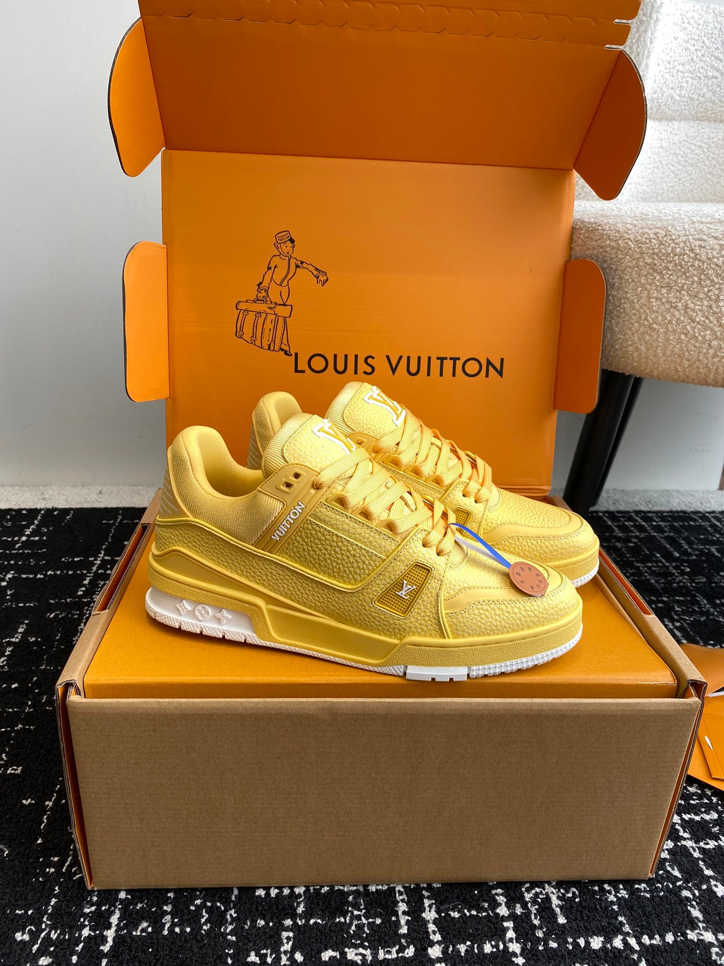 L  trainer yellow sneakers