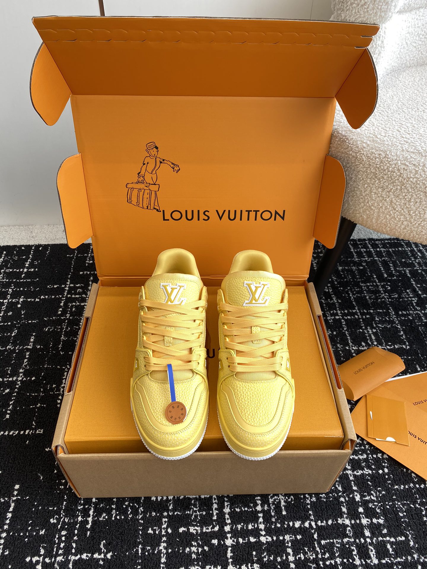 L  trainer yellow sneakers