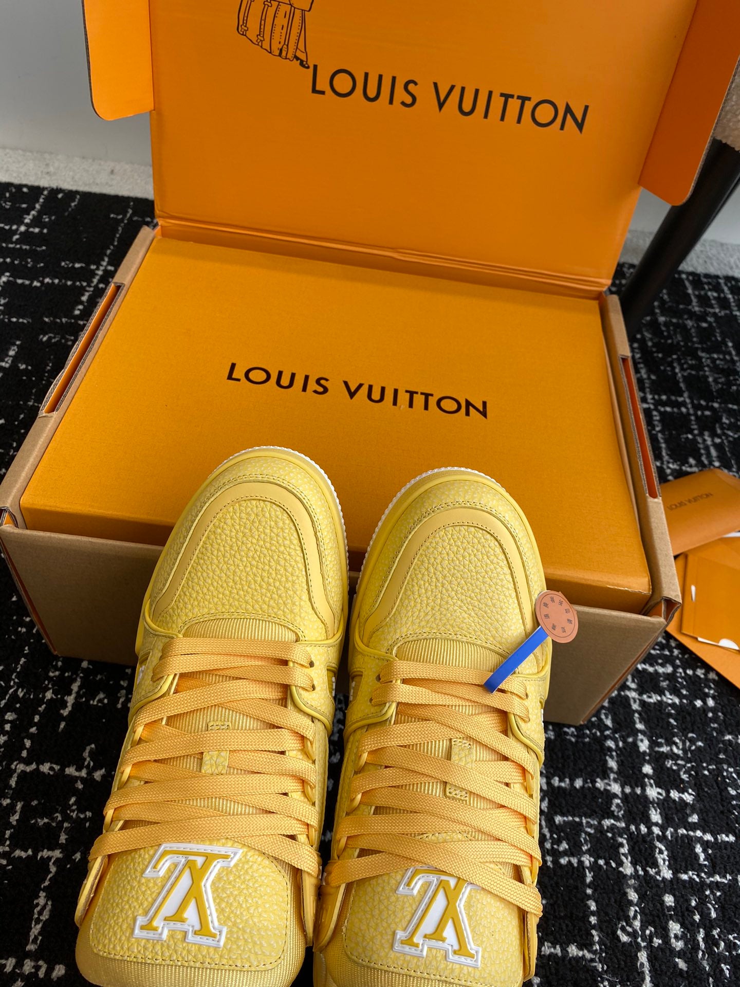 L  trainer yellow sneakers