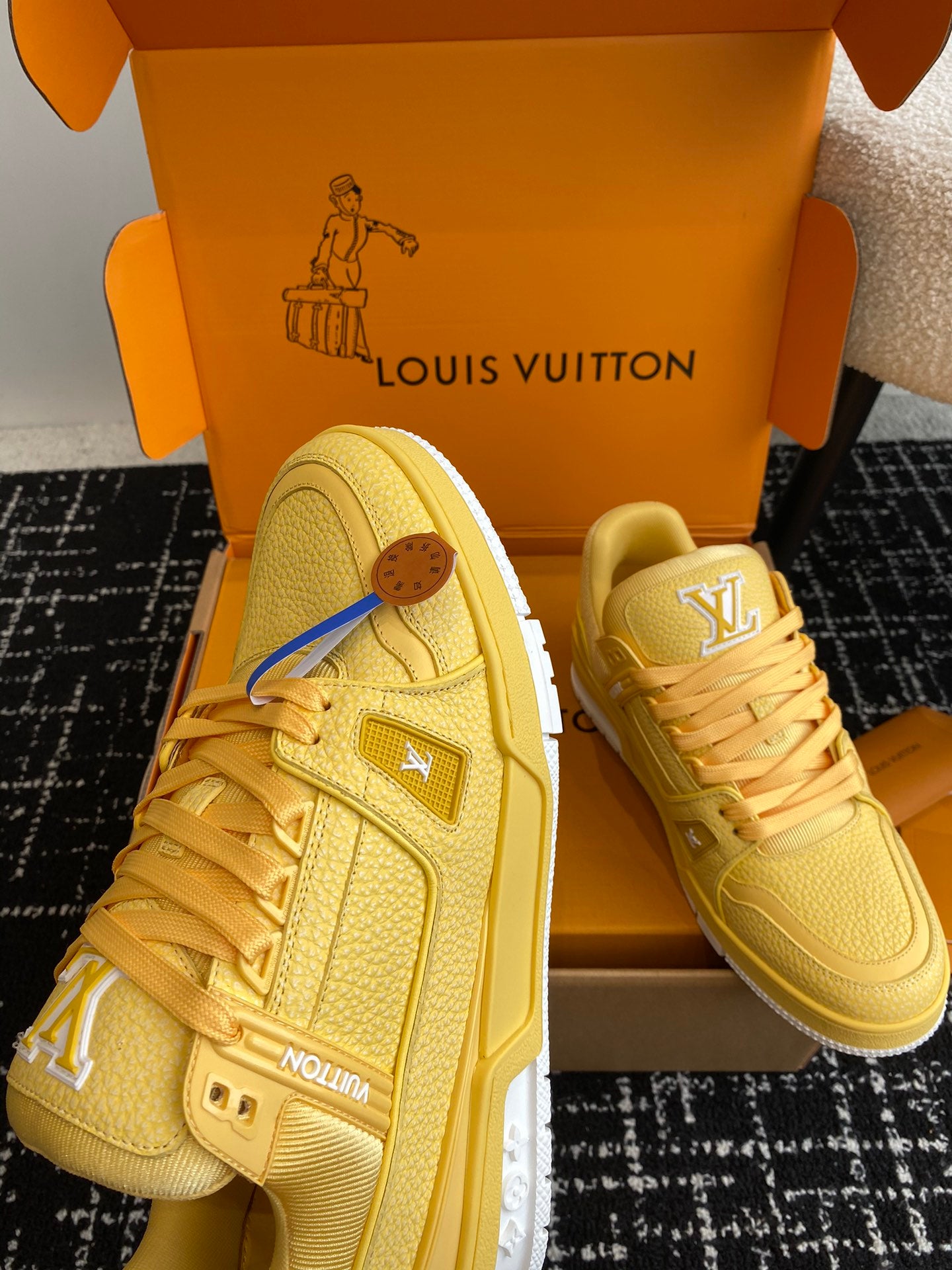 L  trainer yellow sneakers