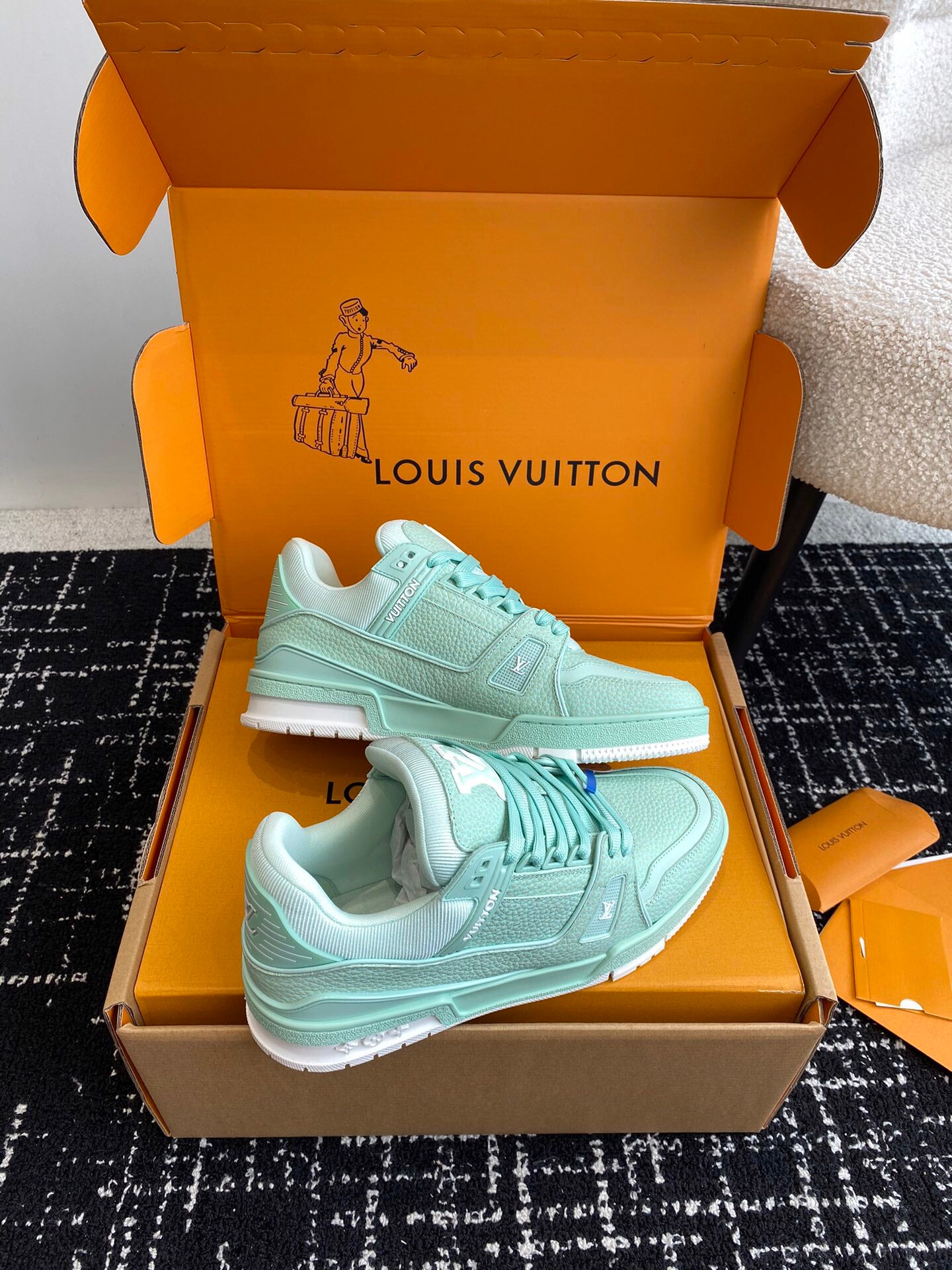 L  trainer Tiffany Blue sneakers