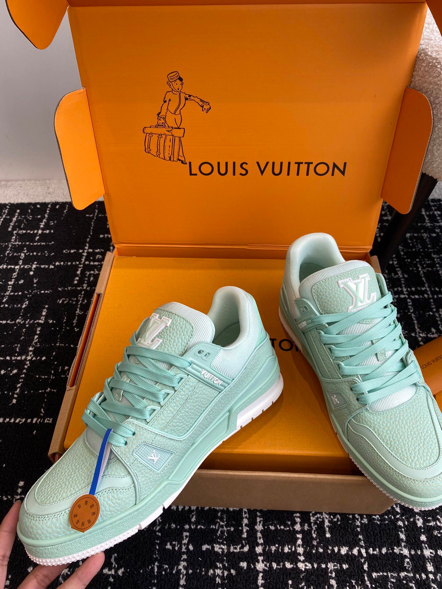 L  trainer Tiffany Blue sneakers