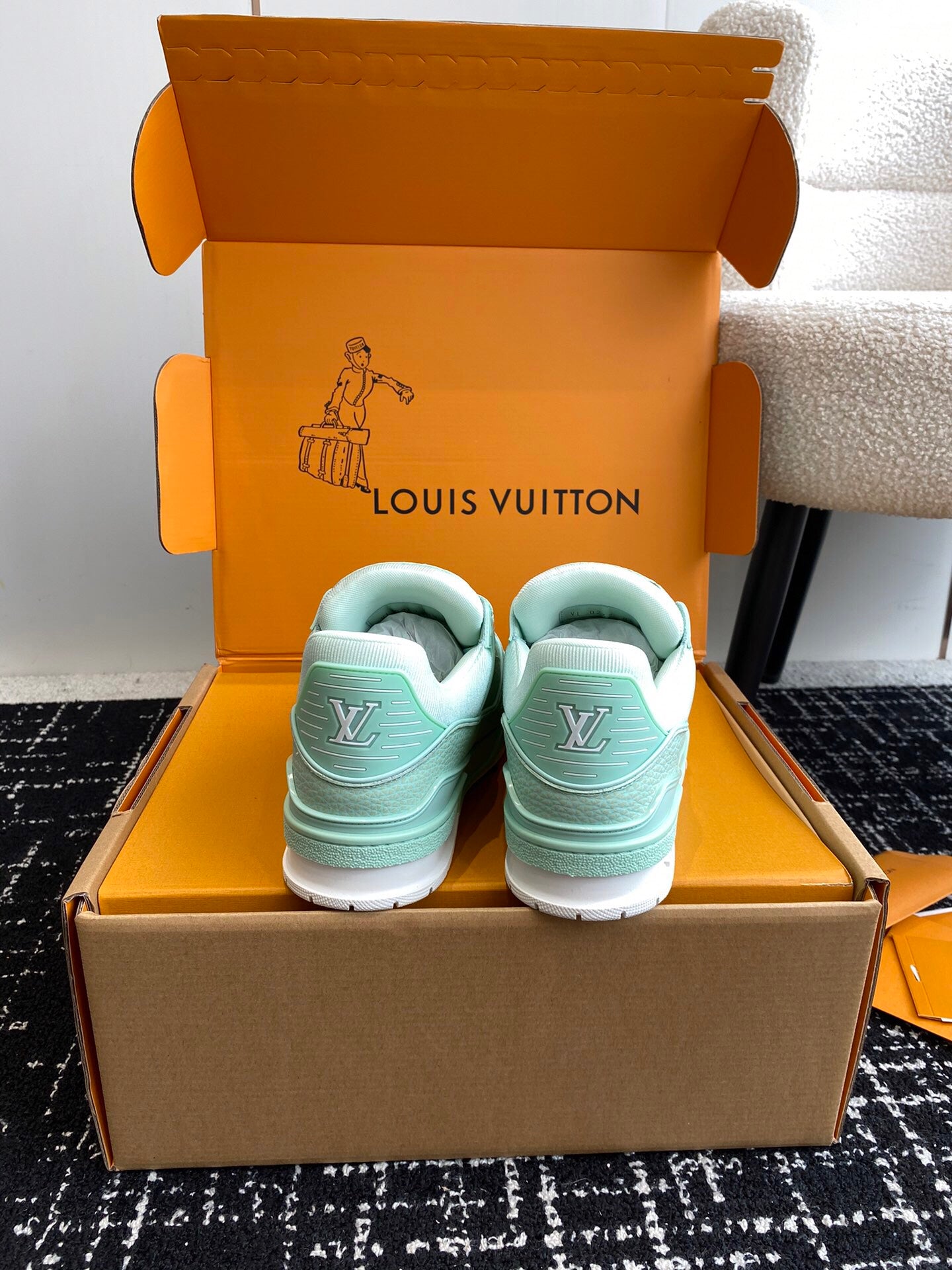 L  trainer Tiffany Blue sneakers