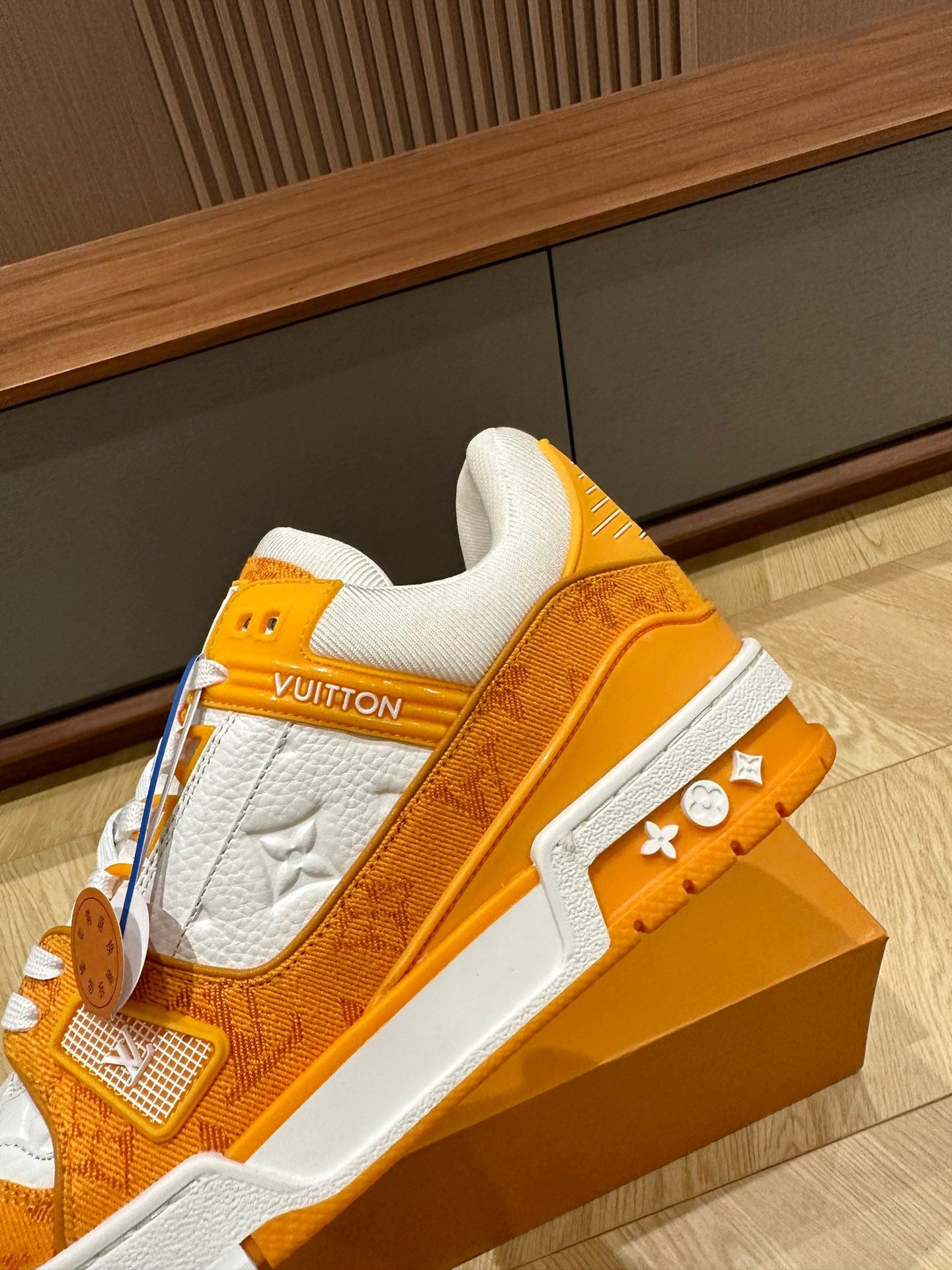 L  trainer white-orange sneakers