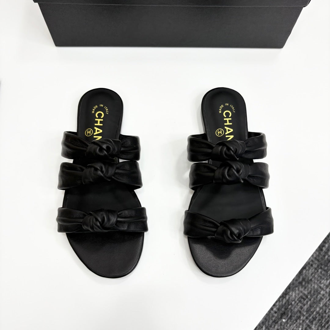 C White/black Strappy Slippers