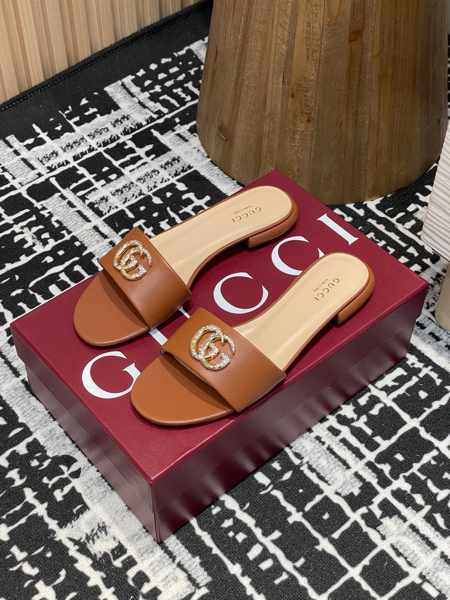 G 25 Diamond Slippers（White/Brown/Sliver/Pink）