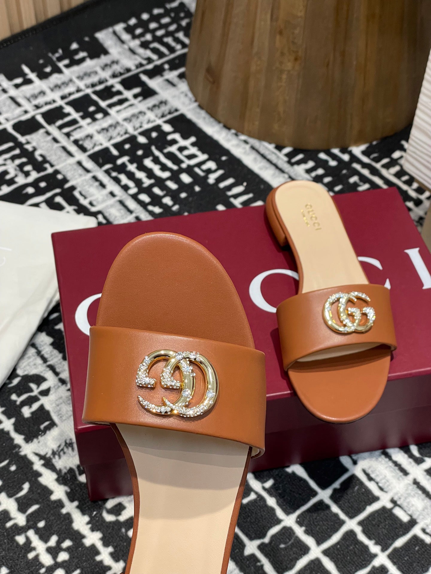 G 25 Diamond Slippers（White/Brown/Sliver/Pink）