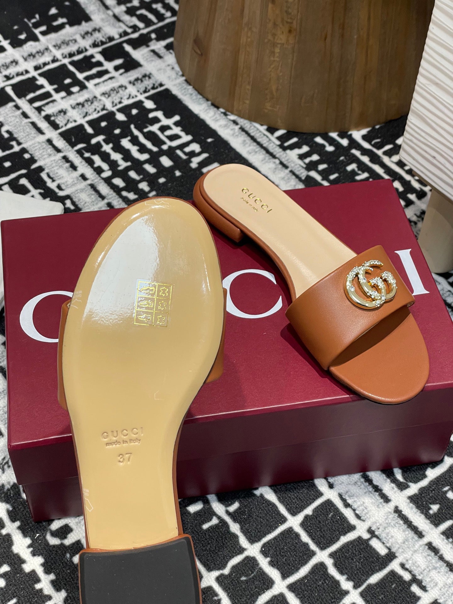 G 25 Diamond Slippers（White/Brown/Sliver/Pink）