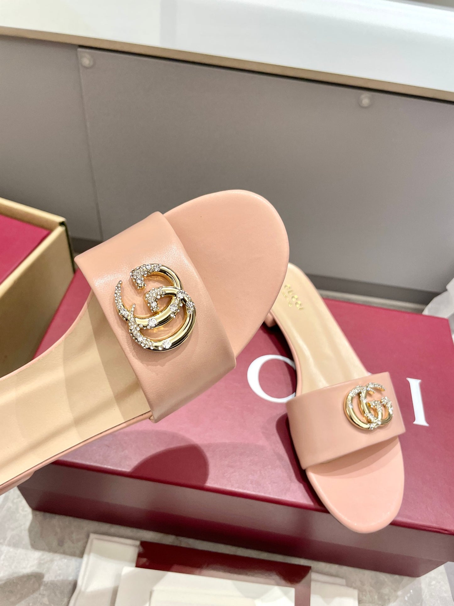 G 25 Diamond Slippers（White/Brown/Sliver/Pink）