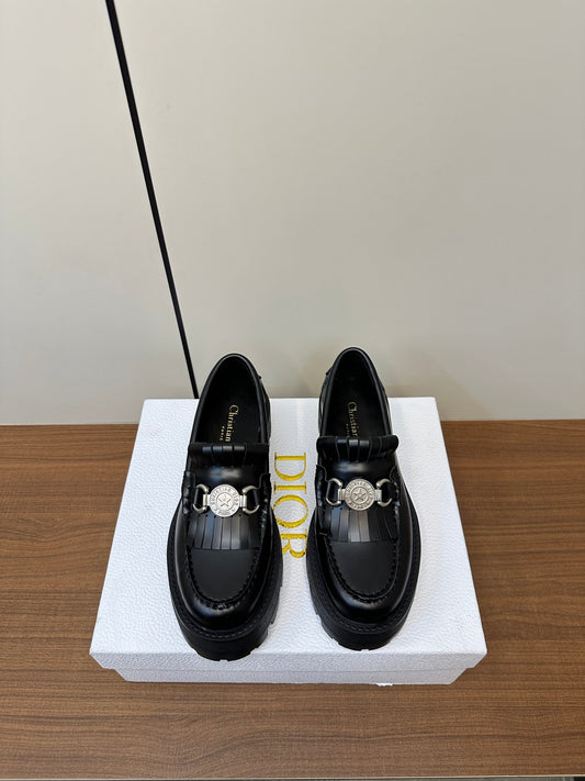 D 25 Tassel Buckle Loafers