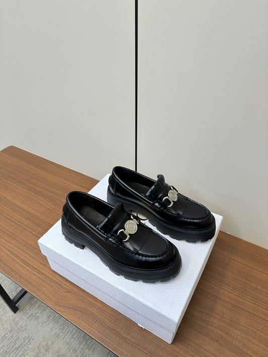 D 25 Tassel Buckle Loafers