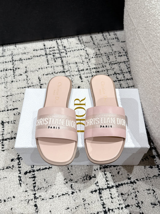 D Flat Round Toe Pink Slippers