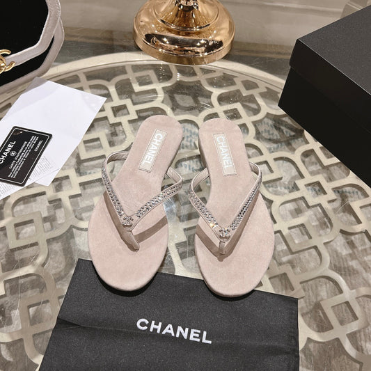 C 25 Rhinestone Herringbone Clip-On Slippers（Black/White/Lotus root/Champagne ）