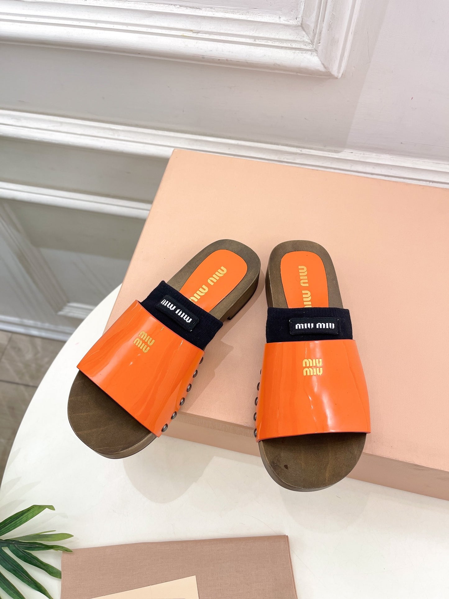 M Explosive wooden slipper（Oily Orange/Chamois leather/Paintwork）